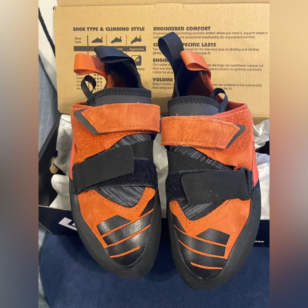Climbing Shoes. 9.5W 8.5M